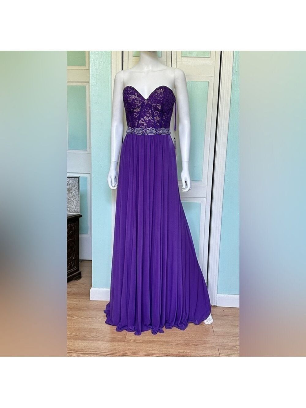 Size 8 10 Madison James Purple Aline Flowing prom pageant gala cruise dress gown